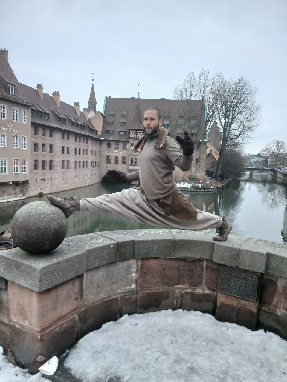 Ökologische robuste Pumphose Aladinhose Haremshose Sarouelhose Naturfarben